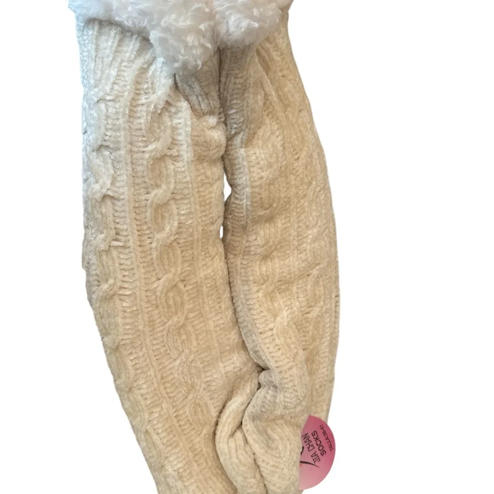 Britt’s knits Cream Cable Knit Socks with Faux Fur Trim NWT